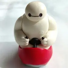 ディズニーランド　ガチャガチャ　カプセルトイ　ベイマックス　ミニチュア　レア