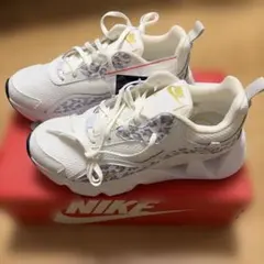 NIKE スニーカー ホワイト レオパード柄 WMNS NIKE RYZ 365 - メルカリ