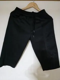 黒のテクスチャーショートパンツのサムネイル