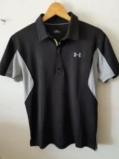 超美。UNDER ARMOURドライハーフZIPシャツ
