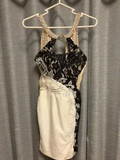 レース装飾タイトドレス 黒・白