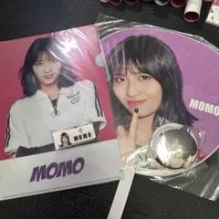2026年最新】twice モモ うちわの人気アイテム - メルカリ