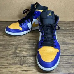 イエロー