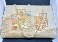 【新品・未使用・訳あり】和装　礼装　ホワイト　花札柄　浮き彫り　バッグ