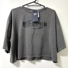 【新品タグ付き】Reebok リーボック　クロップド　Tシャツ　グレーのサムネイル