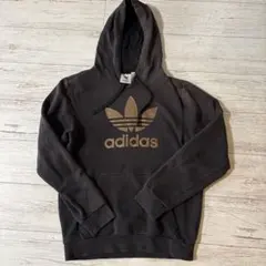 adidas 　ゴールドロゴ 　パーカー