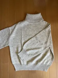 グレー タートルネック ニット 長袖