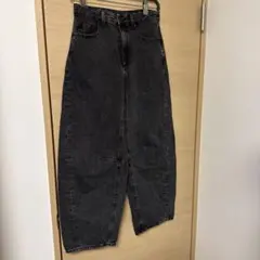 GU バレルレッグジーンズ　レディース　M ダークグレー？見た目ブラック