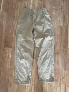 GU ベージュ チノパン Sサイズ