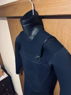 ほぼ新品　FAVULA ウェットスーツ　3／5ミリ　年末年始限定価格