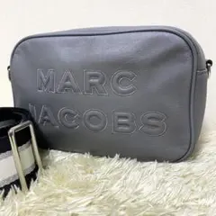 マークジェイコブス✨ スナップショット カメラバッグ エンボスロゴ グレー