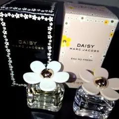 MARC JACOBS / マークジェイコブス DAISY 4ml セットのサムネイル