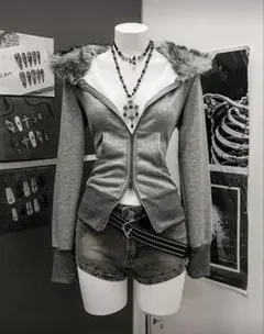 グレー ファー付き ジップアップパーカー