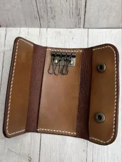 【訳あり】ダークブラウン レザー キーケース4つのキーフック付き