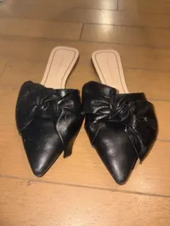 ZARA BASIC COLLECTION バックリボン パンプスのサムネイル