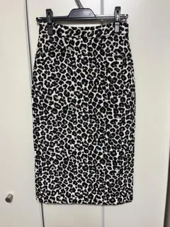 ROSE BUDレオパード柄タイトスカート