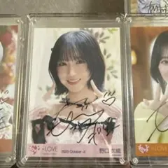 ラブソングに襲われるピンクニット野口衣織直筆生写真