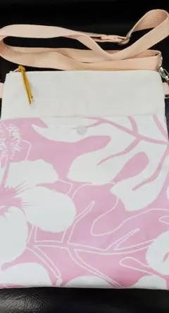 ハンドメイドサコッシュ ハワイアン柄が素敵です 斜めがけバッグ ピンクが可愛い