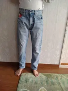 TOMMY JEANS ライトブルーストレートデニム