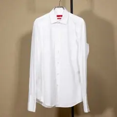 【極美品・最高峰】HUGO BOSS 白シャツ モード系 ダブルカフス 41のサムネイル