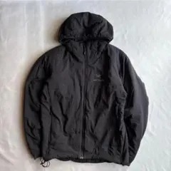 アークテリクス　atom AR hoody　ブラック　Sサイズ　中綿ジャケットのサムネイル