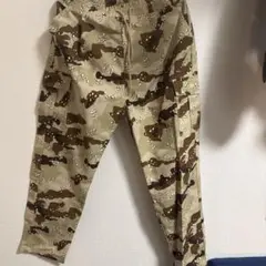 カモフラージュカーゴパンツ