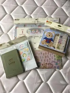 新品　ディズニー ダッフィー カレンダー 2023 卓上 壁掛け スケジュール帳