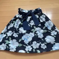 Rew de Rew 花柄フレアスカート リボン付きのサムネイル