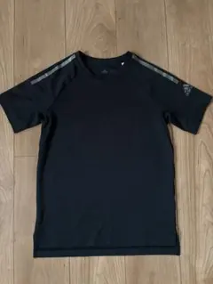 adidas 黒 ラグランスリーブ Tシャツ　140