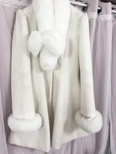 evelynビジューコート2022リボンティペット付きホワイト白 Aラインコート