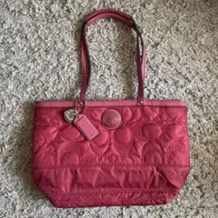 コーチ トートバッグ ピンク キルティング ナイロン ハートチャーム付き