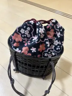 和服　夏着物♡浴衣に♪中古　黒に桜柄　和装用巾着付きカゴバッグ