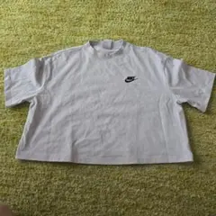 Nike ホワイト クロップドTシャツ S