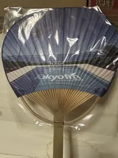 TOKOYFMのノベルティの団扇とステッカーのセット