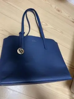 フルラ　トートバッグ　ブルー　チャーム付　サリー
