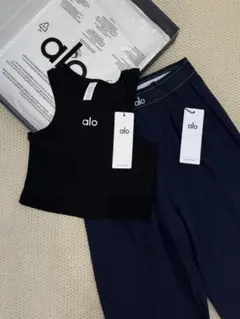 aloタンクトップ ショート丈 フィットネス (ブラック・M)