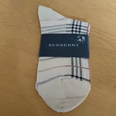 BURBERRY ノバチェックソックス 新品　23〜24のサムネイル