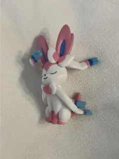 中古　カプセルトイ　肩ズンフィギュア　ニンフィア ポケモン　Pokémon