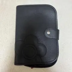 MARY QUANT ブラックポーチ フラワーモチーフ