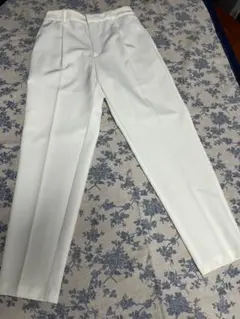GU ホワイト スラックスほぼ新品