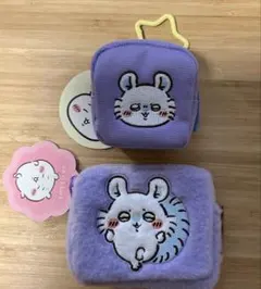 ちいかわ　カラビナつき刺繍ミニスクエアポーチ 、ふわふわポーチセット　モモンガ