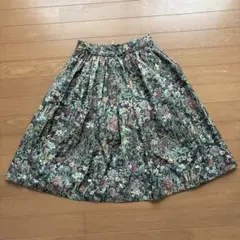 テチチのリバティ花柄スカート