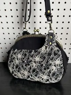 ＊ハンドメイド＊25口金ショルダーがま口バッグ　チュール花柄レース　内側チェック