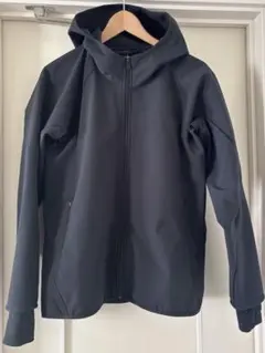 ⭐︎adidas⭐︎美品！ブラック フード付き マウンテンパーカー　Mサイズ