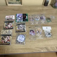 ホロライブ缶バッチ、アクリルスタンド等