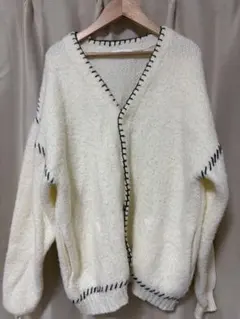 オフホワイト Vネック ニットセーター wego