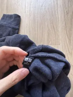 UNIQLO ダークグレー タートルネック