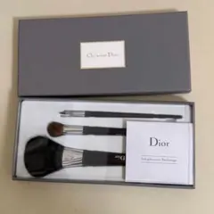 新品未使用　DIORロゴ入りヘアブラシとヘアミストシャドール40mlギフトBOX 新品未使用 DIORロゴ入りヘアブラシとヘアミストシャドール40mlギフト