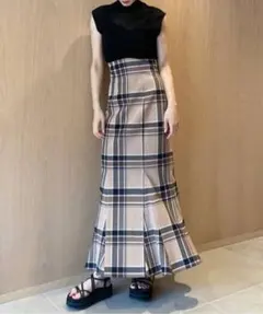 SNIDEL ハイウエストタイトヘムフレアチェックスカート