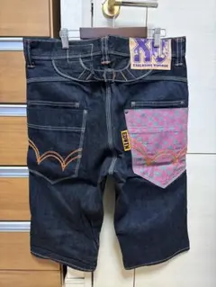 EDWINデニムショートパンツ ピンク刺繍入り